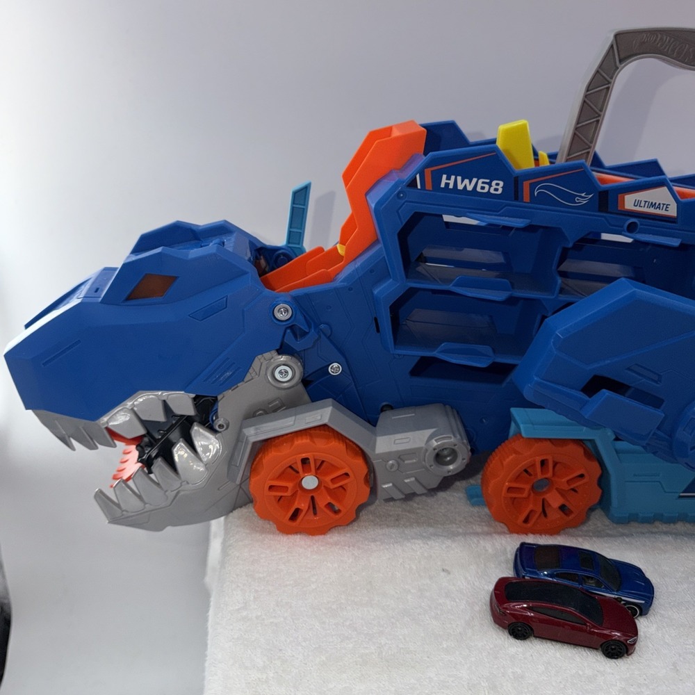 Hot Wheels City Toy Car Track Set, Ultimate T-Rex Transporter, Dinosaur Hauler - Picture 8 of 9